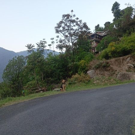 Tirthan Hilltop Home Stay Banjār Esterno foto