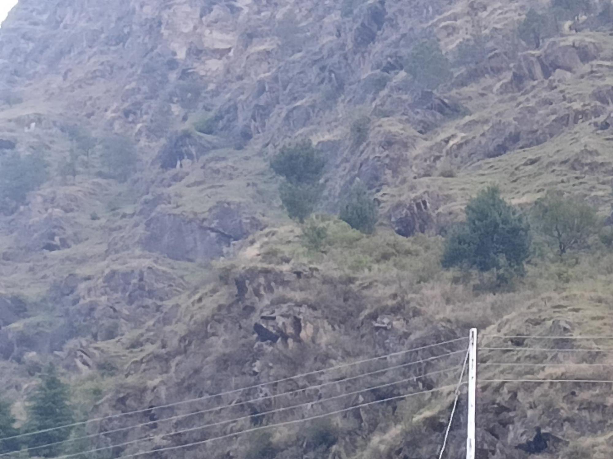 Tirthan Hilltop Home Stay Banjār Esterno foto