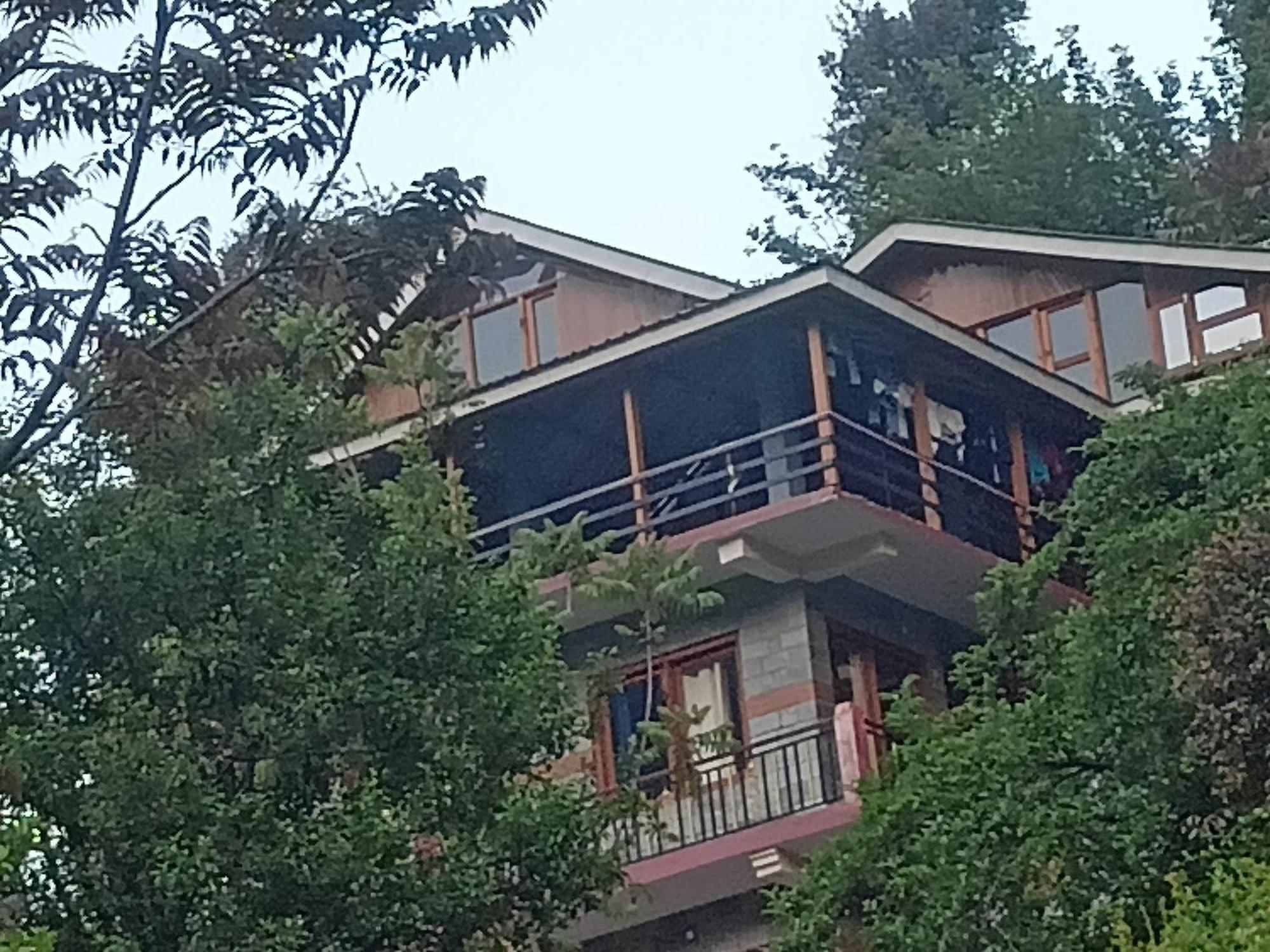 Tirthan Hilltop Home Stay Banjār Esterno foto