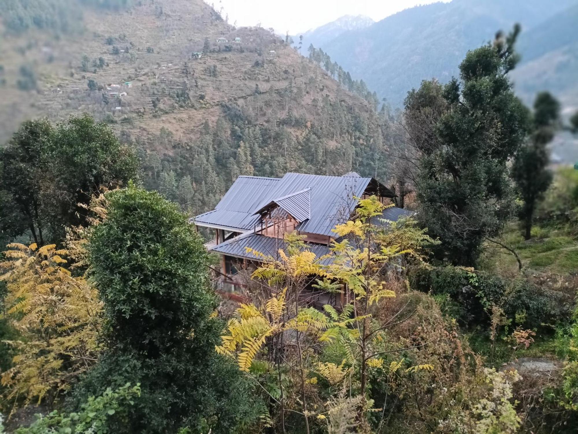 Tirthan Hilltop Home Stay Banjār Esterno foto