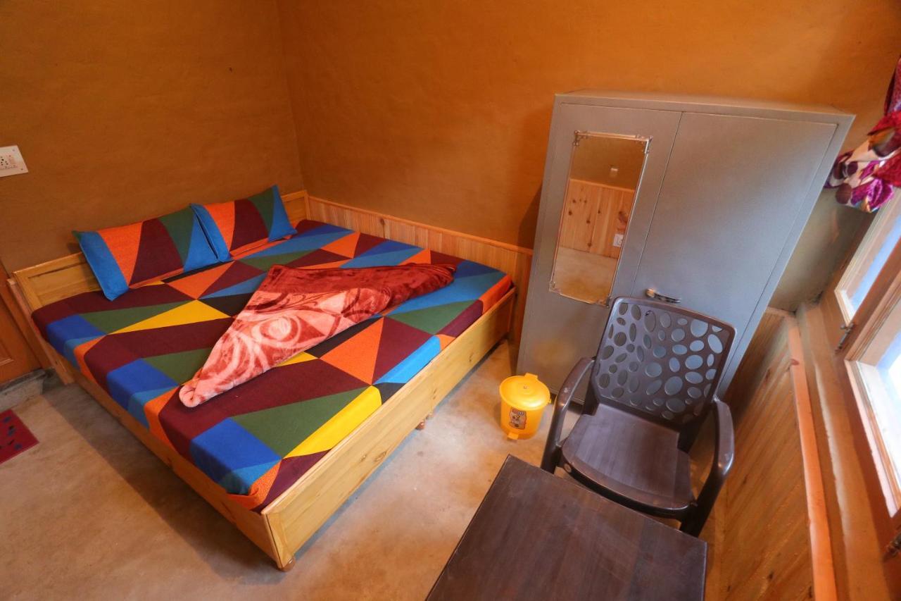 Tirthan Hilltop Home Stay Banjār Esterno foto