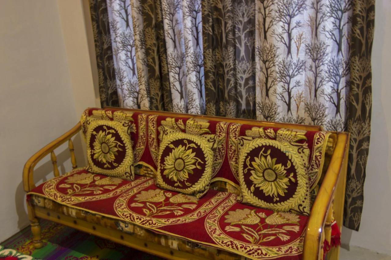 Tirthan Hilltop Home Stay Banjār Esterno foto