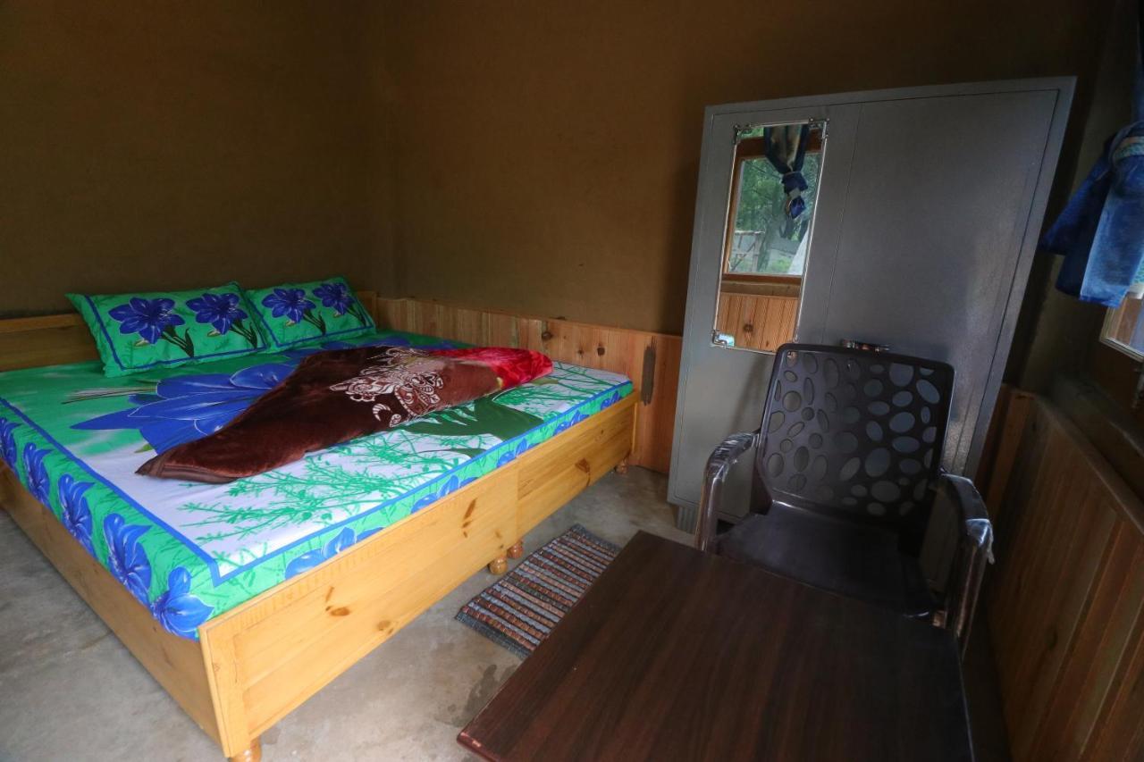 Tirthan Hilltop Home Stay Banjār Esterno foto