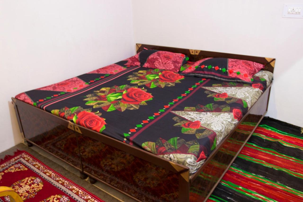 Tirthan Hilltop Home Stay Banjār Esterno foto