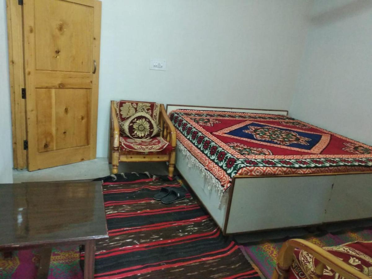 Tirthan Hilltop Home Stay Banjār Esterno foto